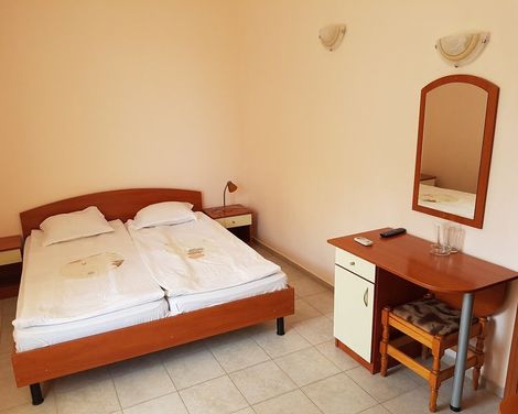 Hotel Larisa-0