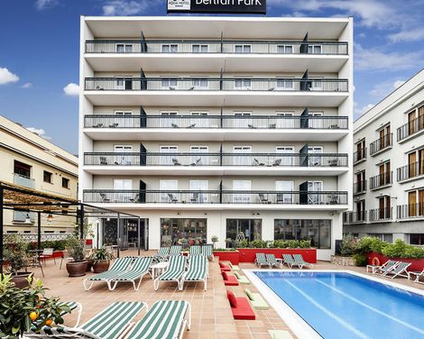 AQUA Hotel Bertran Park-0