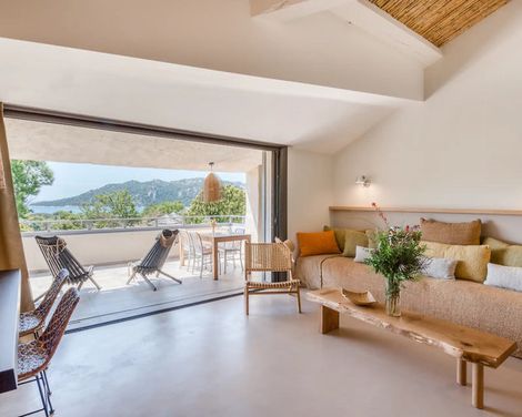 Domaine Santa Giulia Palace-4