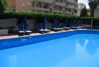 Hotel, Riviera