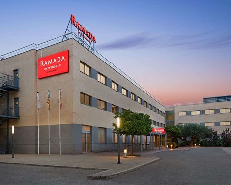 Ramada by Wyndham Valencia Almussafes-3