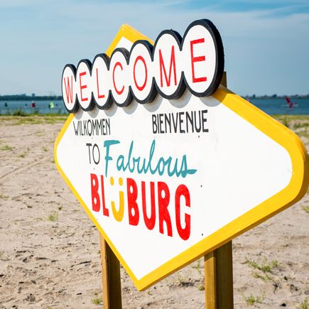 Der fabelhafte Blijburg-Strand lädt zum Verweilen an heißen Sommertagen ein