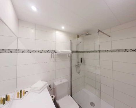 Hotel Boltzmann-0