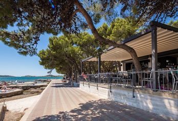 Hotel, Villa Arausana & Antonina