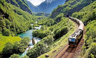Skandinaviens Mitternachtssonne: Per Zug und Hurtigruten durch Schweden und Norwegen 
