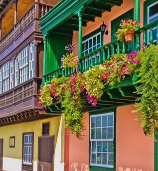 Bunte Balkone in Santa Cruz