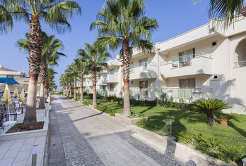 Hotel, Dream Family Club