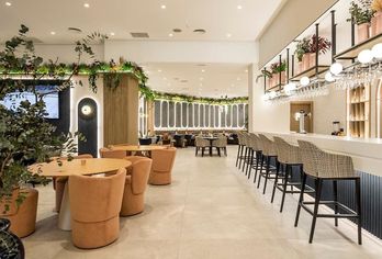 Hotel, Hotel ILUNION Les Corts