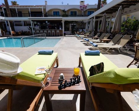 Trefon Hotel Apartments & Family Suites-2