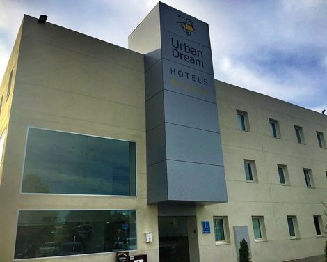 Urban Dream Hotel Nevada-3