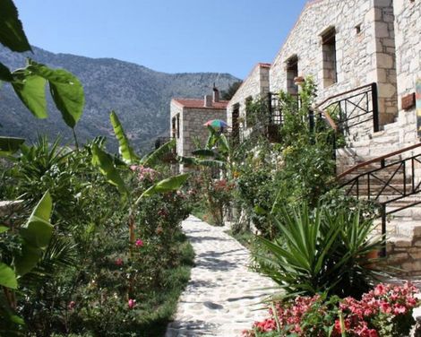 Stone Village Petrino Horio-3