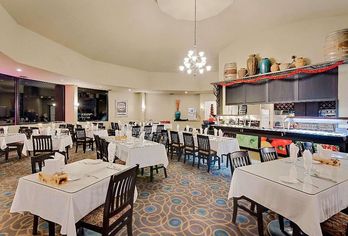 Hotel, Ramada by Wyndham Kamloops
