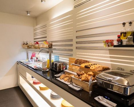 Atenea Rekord Suites-3