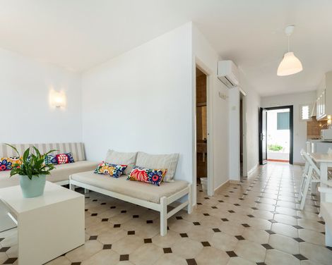 Hotel Apartamentos Beach Club Menorca-4