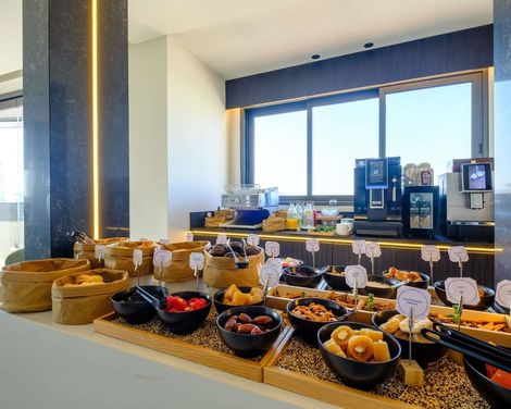 Mercure Larnaca Finikoudes Beach-4