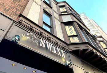 Hotel, Chez Swann