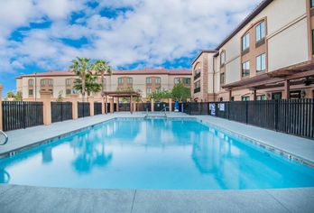 La Quinta Inn & Suites by Wyndham Las Vegas Airport South