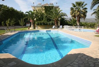Hotel, Zeus Studios & Apartments