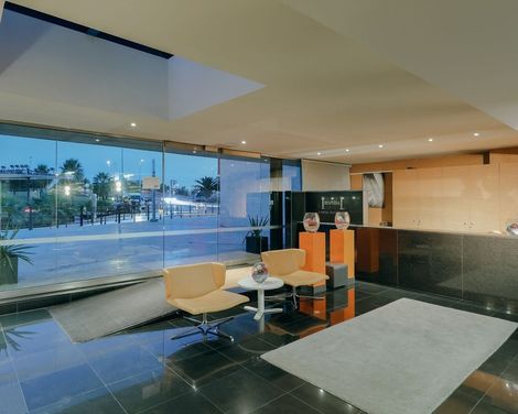 Hesperia Barcelona Fira Suites-3