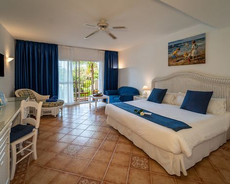 BlueBay Banús-0