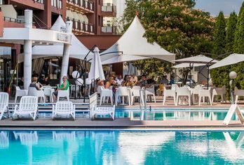 Hotel, Gladiola Star