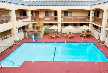 Hotel, Days Inn & Suites by Wyndham Artesia