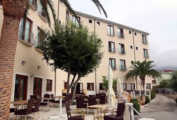 Hotel, Hotel Brancamaria