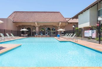 Ramada by Wyndham Fresno North