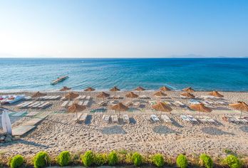 Hotel, Akti Beach Club