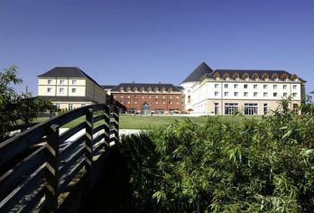 Hotel, Grand Magic Hotel