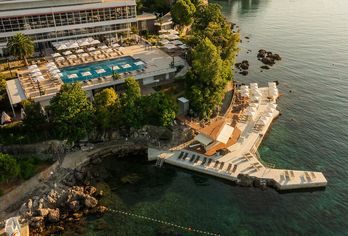 Hotel, Hotel Ambasador