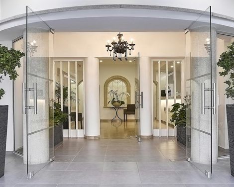 Mikes Kanarium City Hotel-1