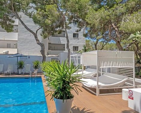 Apartamentos Es Pujols-4