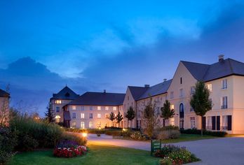 Hotel, Campanile Val de France