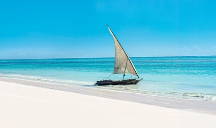 Schiff auf sansibar am Strand