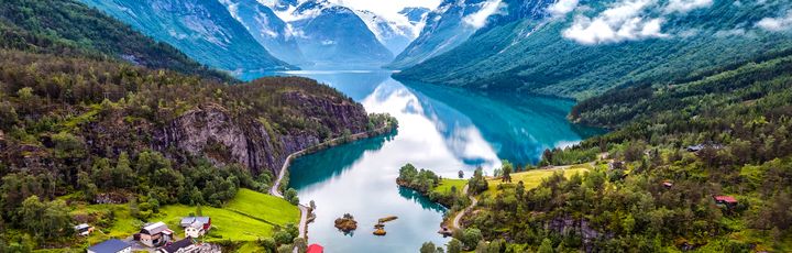 Blick auf das prächtige Geirangerfjord. 