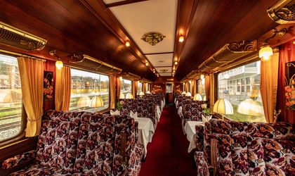 Le Rubis Noir - Blick in den Speisewagen des Nostalgiezugs in der Schweiz 