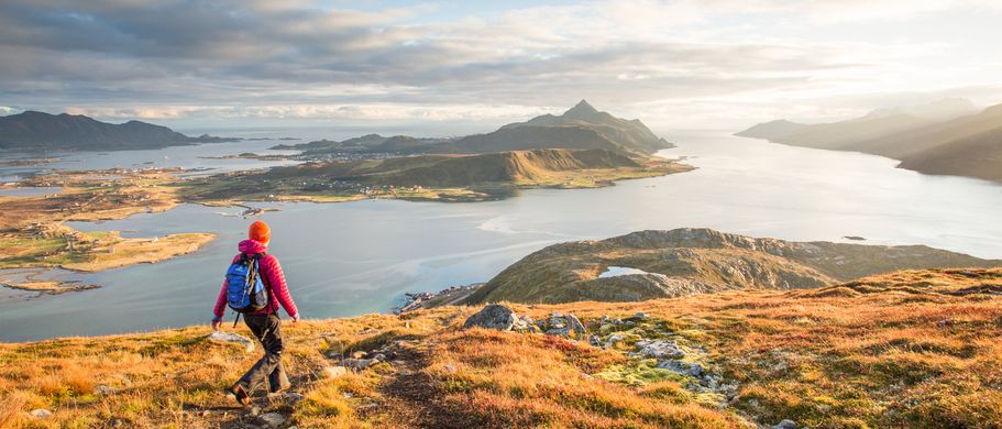 Die spektakuläre Landschaft der Lofoten zu Fuß erkunden 