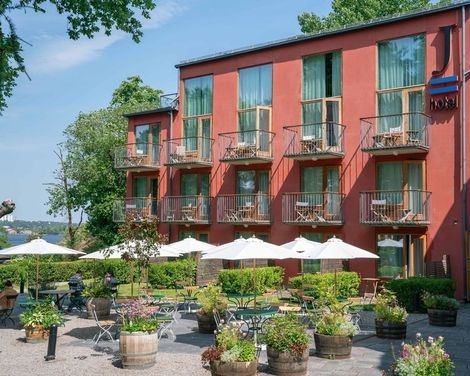 Hotel J-2