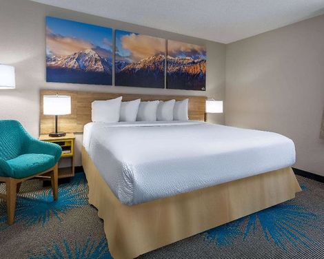 Days Inn & Suites by Wyndham Denver International Airport-1