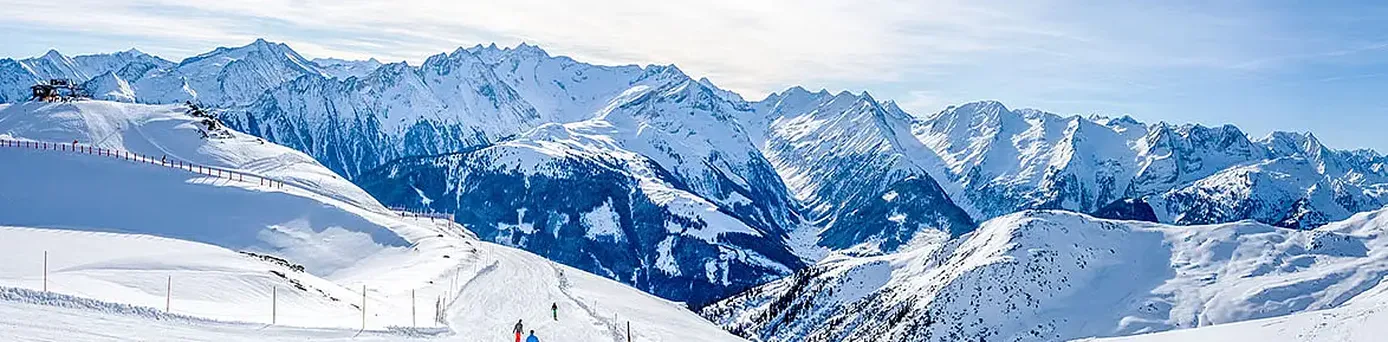 Berge mit Schnee