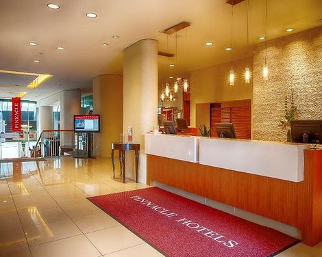 Pinnacle Hotel Vancouver Harbourfront-3