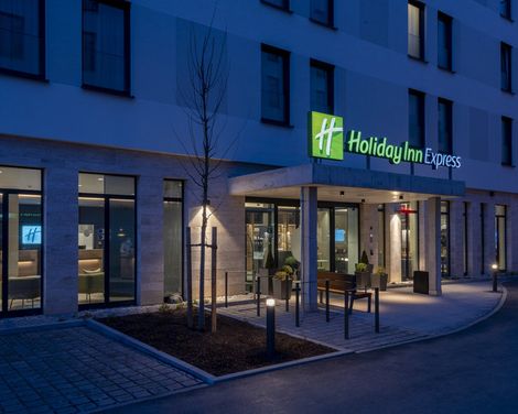 Holiday Inn Express Munich North-0