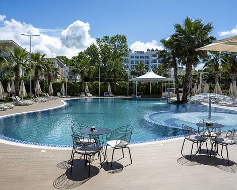 Henry Resort & Spa-0