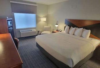 Hotel, SureStay Plus by Best Western Kennewick Tri-Cities