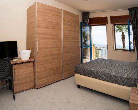 Elihotel -0
