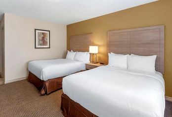 Hotel, Comfort Inn & Suites Thousand Islands Harbour District