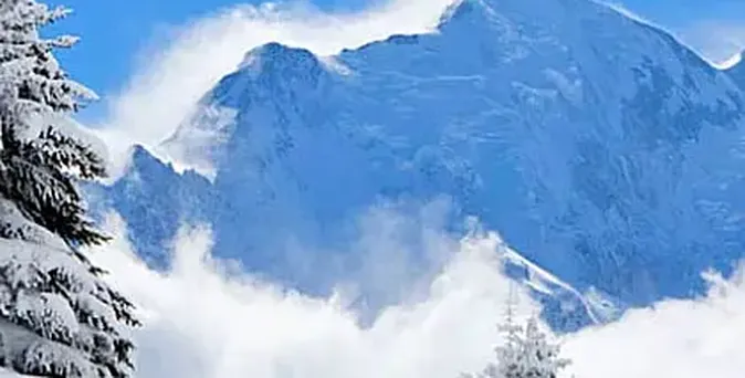 schneebedeckter Berg in Kärnten