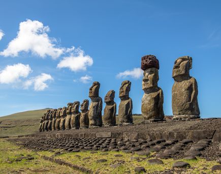 moai-statues-of-ahu-tongariki-easter-island-chi