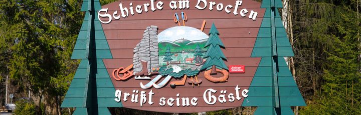 Aufnahme des Schilde "Schierke grüße seine Gäste"